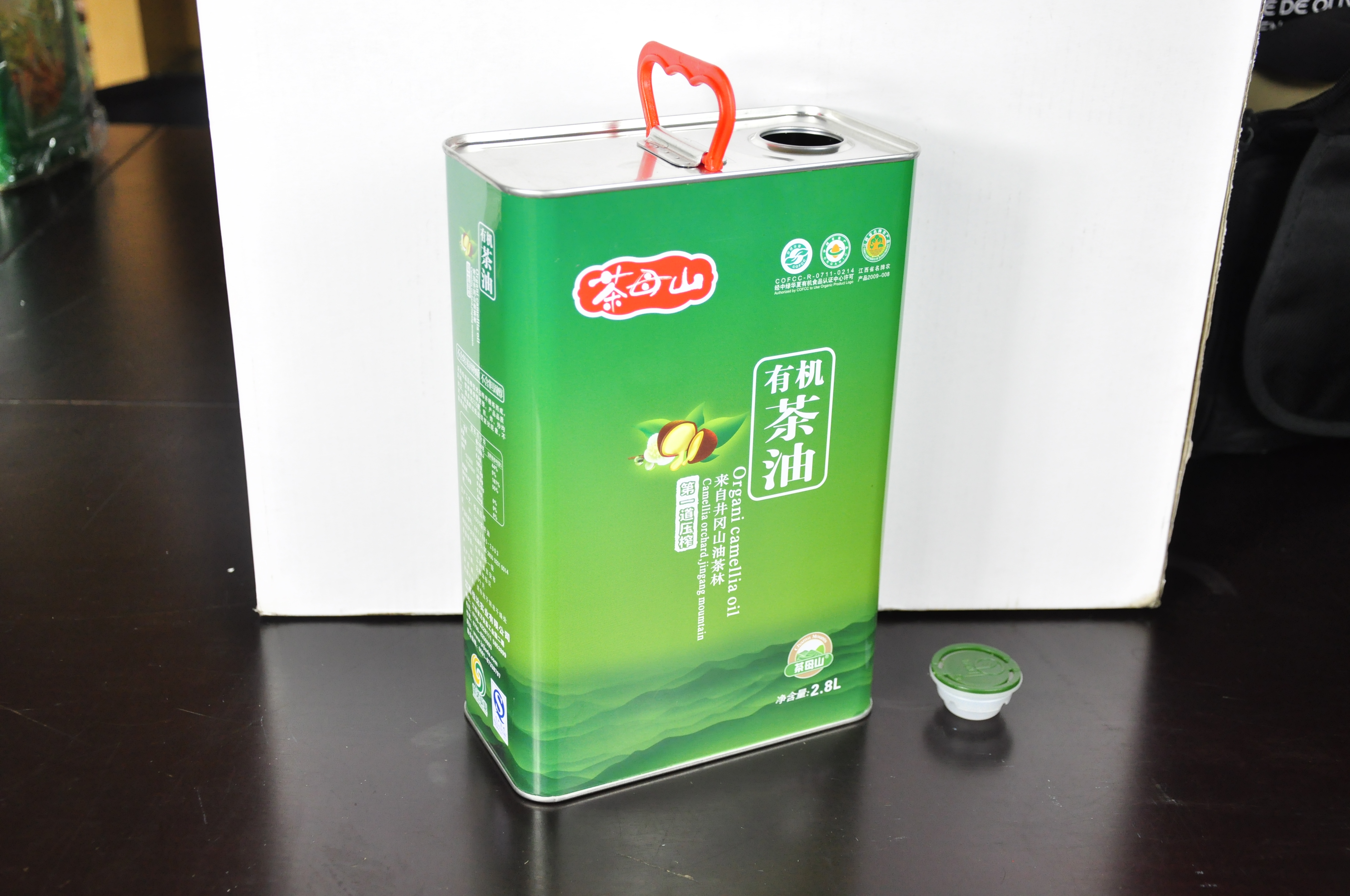 2.8升茶母山茶油鐵桶 有機(jī)茶油鐵罐包裝